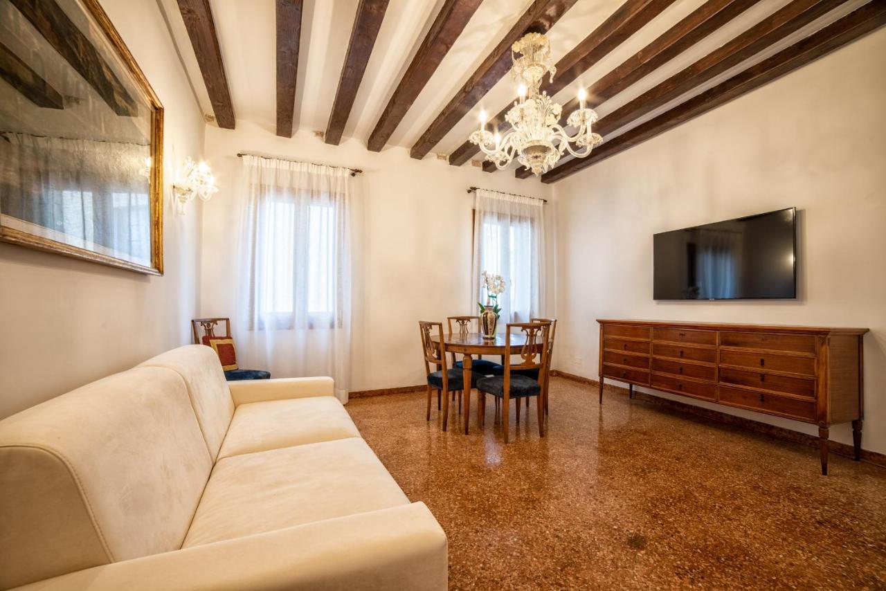 Casanova Fenice - Canal View เวนิส ภายนอก รูปภาพ