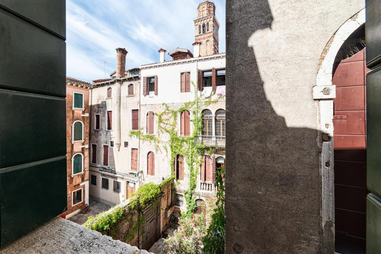 Casanova Fenice - Canal View เวนิส ภายนอก รูปภาพ
